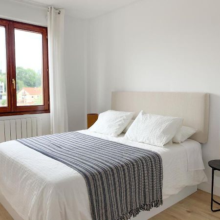Acogedor Apartamento Con Terraza Y Parking Publico En Comillas Eksteriør bilde